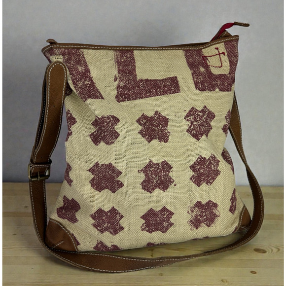 GAP Handbags - GAP Project Red XL Burlap & Leather Trim Crossbody Shoulder Bag Printed Rare